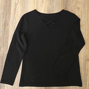 Women's black long sleeve criss cross sweater Medium